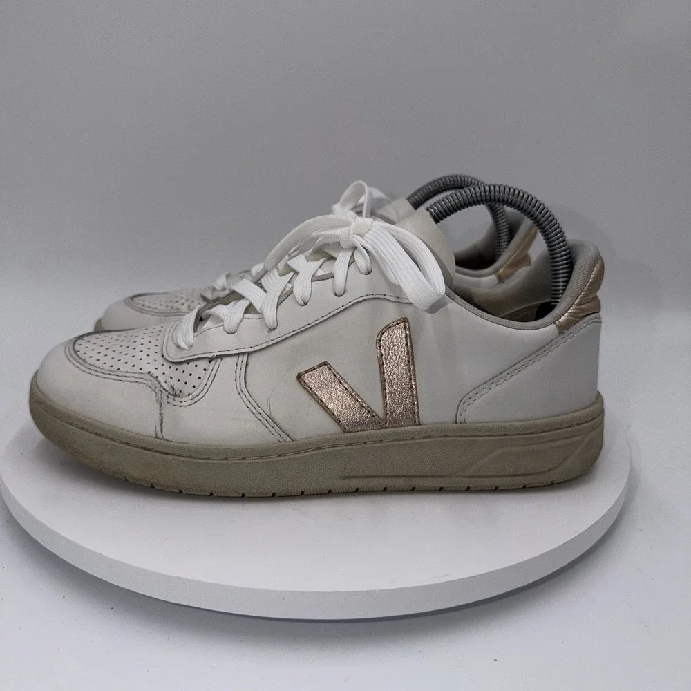 Veja V-10 White Metallic‎ Gold Leather Low Top Women's Sneakers Shoe Size 39/8